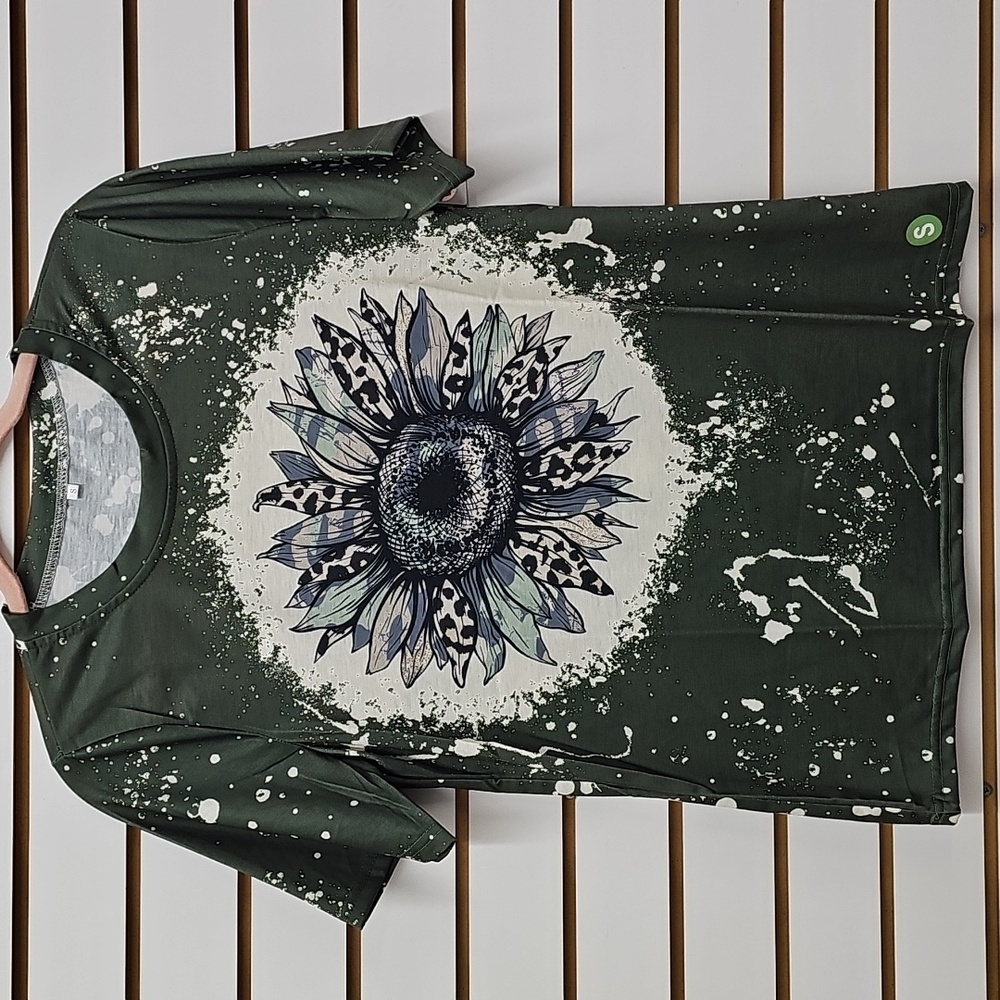 S Sunflower Graphic T-Shirt